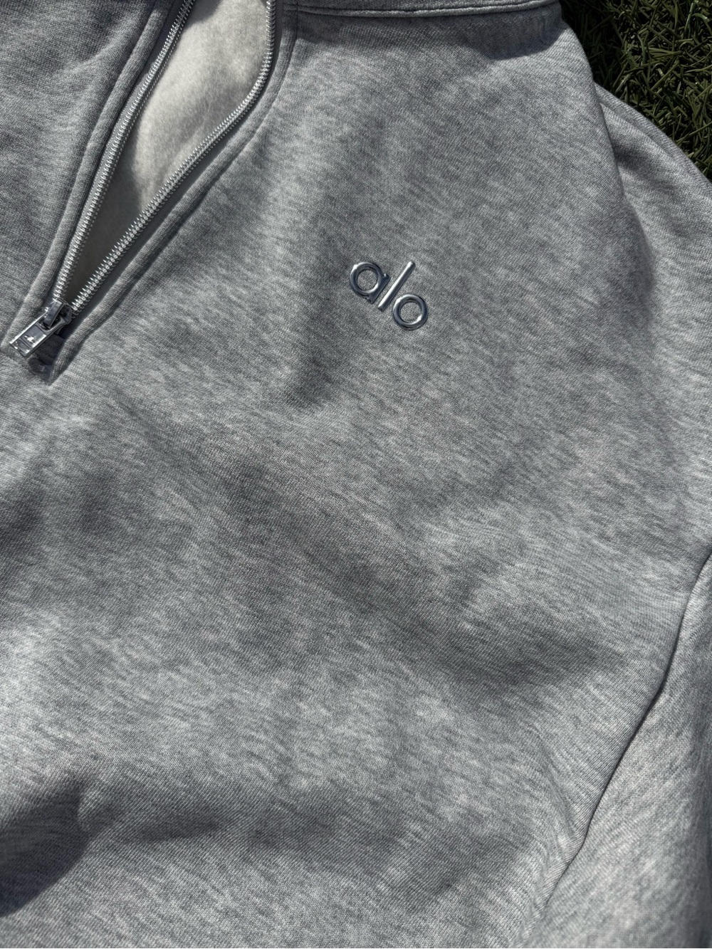 ✨ Alo Yoga Accolade 1/4 Zip Pullover in Heather Grey - Picture 5 of 8